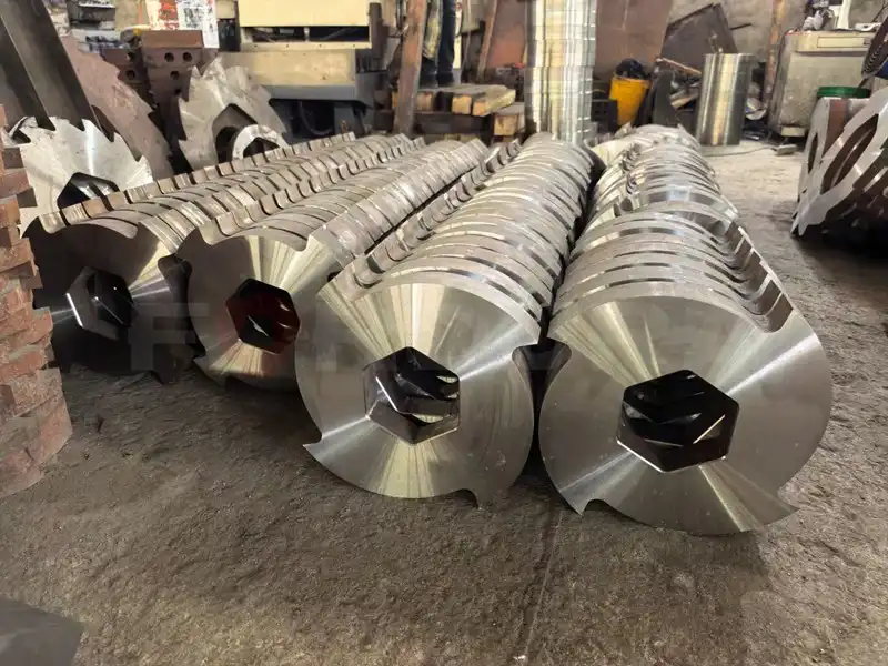 4 hooks blades