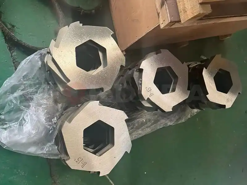 6 hooks shredding knives